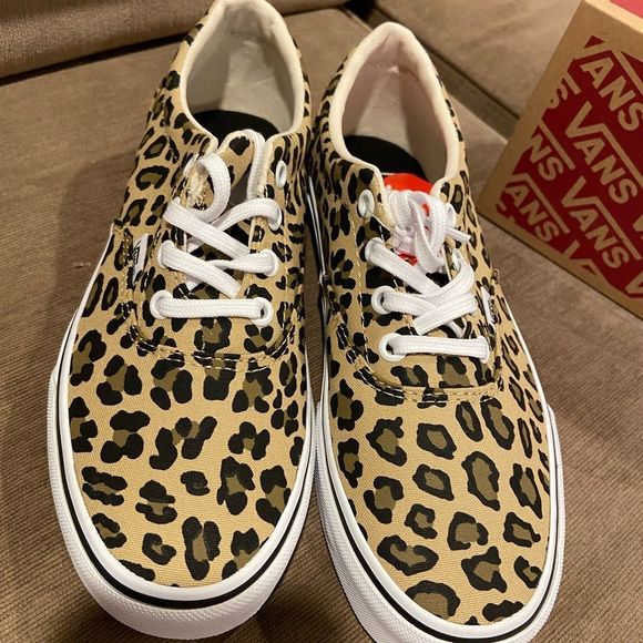 Vans cheetah print shoes 6.5 - Picture 2 of 3